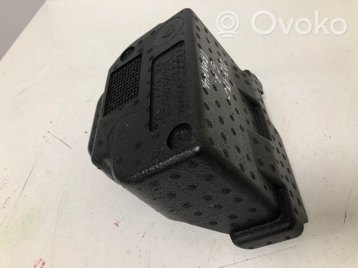 Audi Q3 8U Instrumentu kaste 8U0012109C