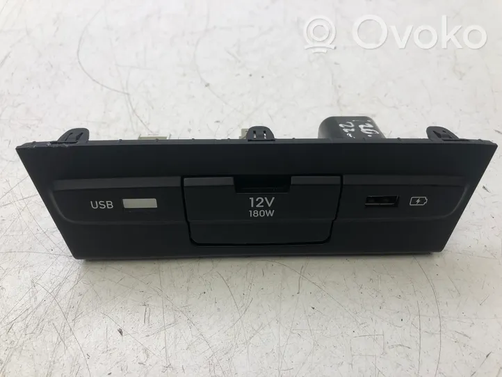 Hyundai i20 (BC3 BI3) Connecteur/prise USB 96125Q0120