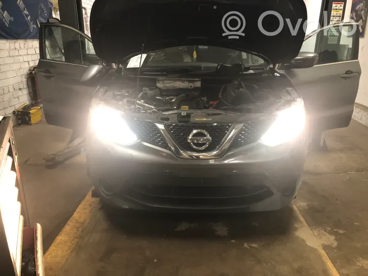 Nissan Qashqai Priekinis žibintas 10018014