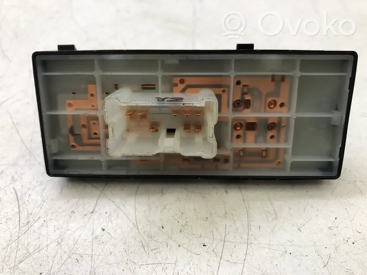 Nissan Qashqai Electric window control switch 