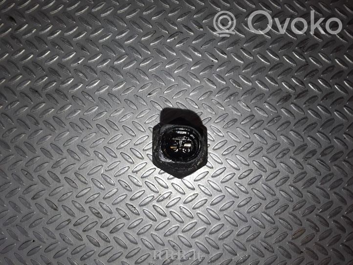 Volkswagen PASSAT B5.5 Sensore di pressione dell’olio 06A919081A