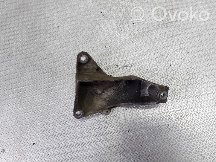 Audi A6 S6 C5 4B Supporto di montaggio scatola del cambio 4D0399114