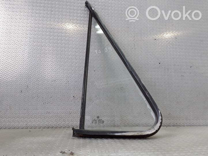 Volkswagen I LT Front vent window/glass (coupe) 