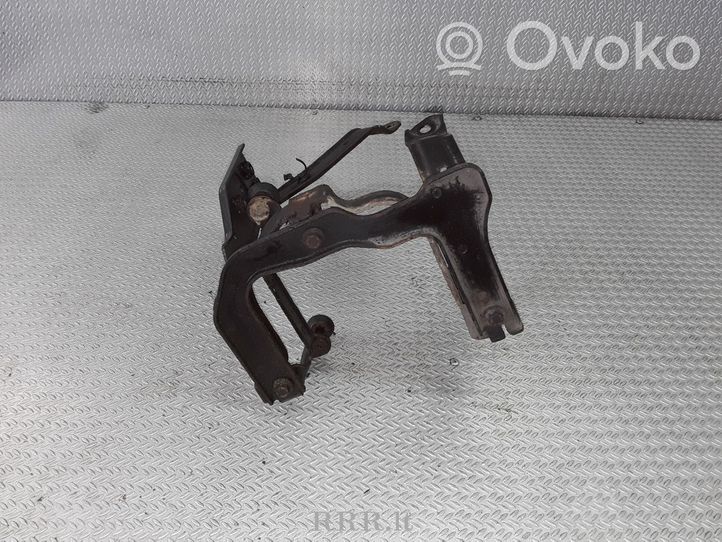 Ford Focus Power steering pump mounting bracket 3M513K738AB