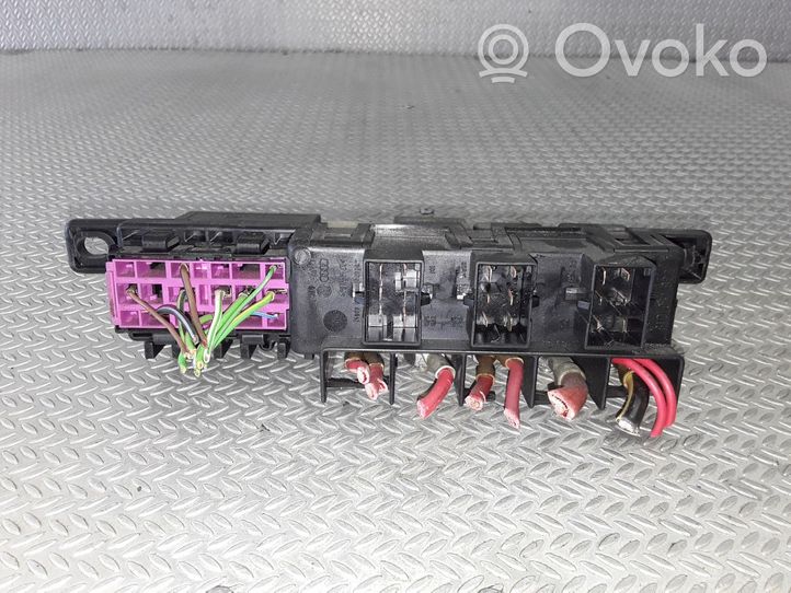 Skoda Octavia Mk1 (1U) Saugiklių blokas 8L0941822