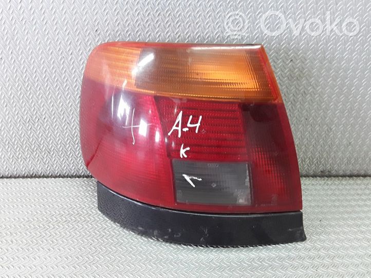 Audi A4 S4 B5 8D Задний фонарь в кузове 8D0945095A