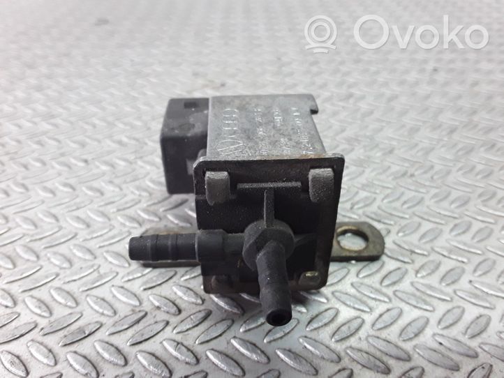 Volkswagen Golf III Electrovanne Soupape de Sûreté / Dépression 028906283F