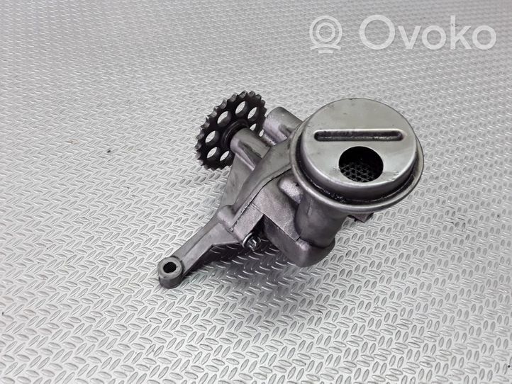 Mercedes-Benz Vito Viano W638 Pompe à huile 6061810801