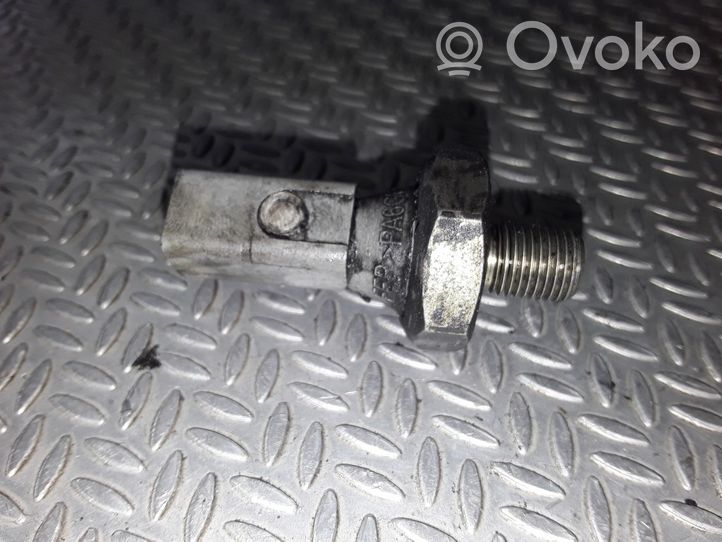 Volkswagen PASSAT B5 Oil pressure sensor 