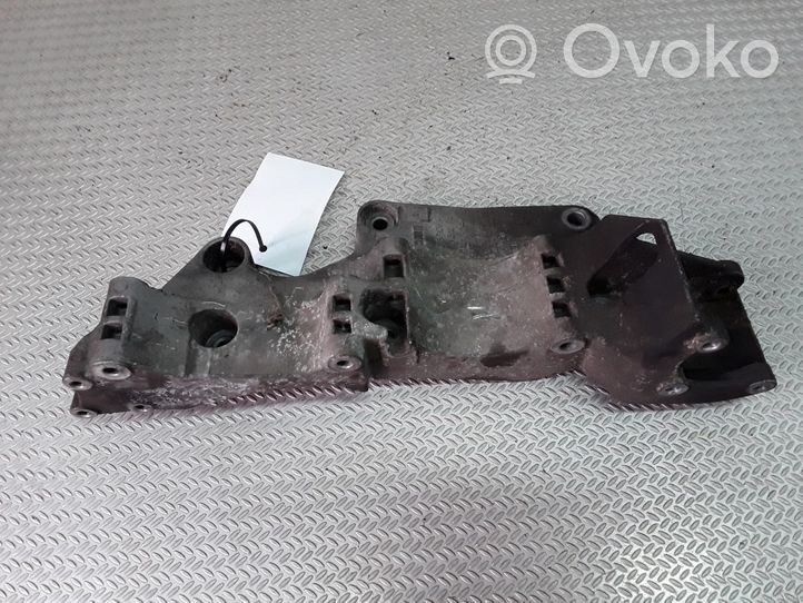 Audi A4 S4 B5 8D Uchwyt / Mocowanie sprężarki klimatyzacji 045903143C