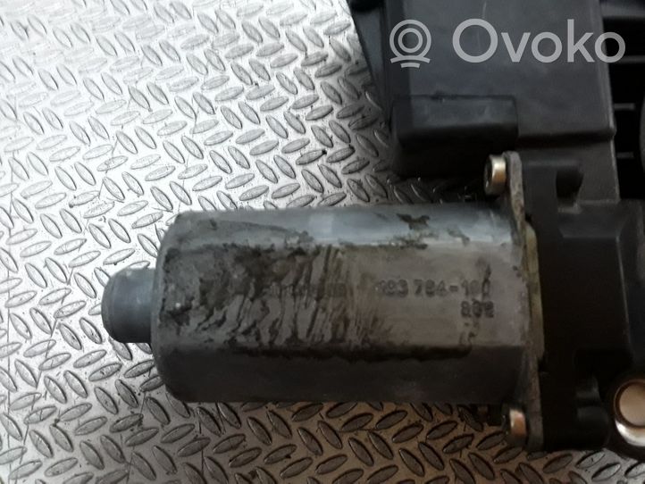 Mitsubishi Carisma Regulador de puerta delantera con motor 193794100