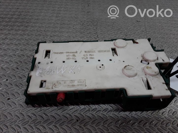 BMW X5 E53 Relais Batterie 8387543