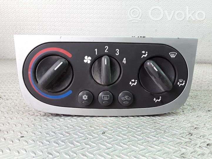 Opel Tigra B Climate control unit 031111C