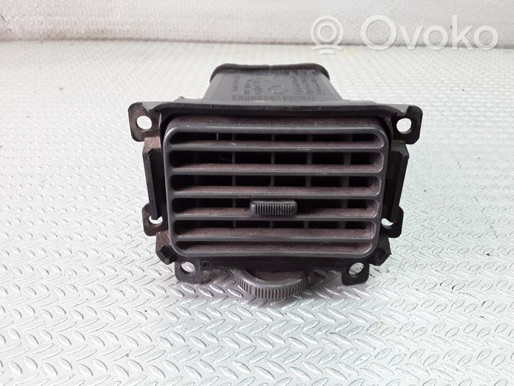 Nissan Patrol Y61 Garniture, panneau de grille d'aération latérale 68761VB001