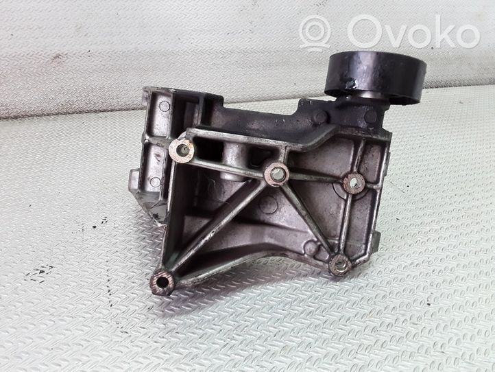 Peugeot 406 Support de générateur / alternateur 9643834880