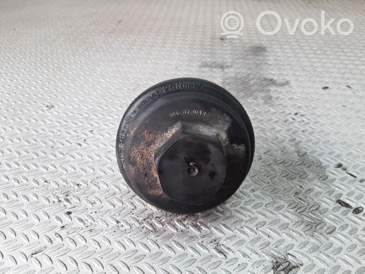 Volkswagen Caddy Coperchio del filtro dell’olio 045117061F