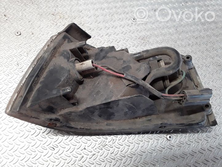 Mazda 323 Kierunkowskaz przedni 7R0188080