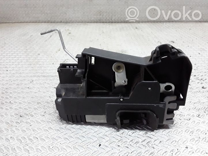 Opel Vivaro Loading door lock 8200282323