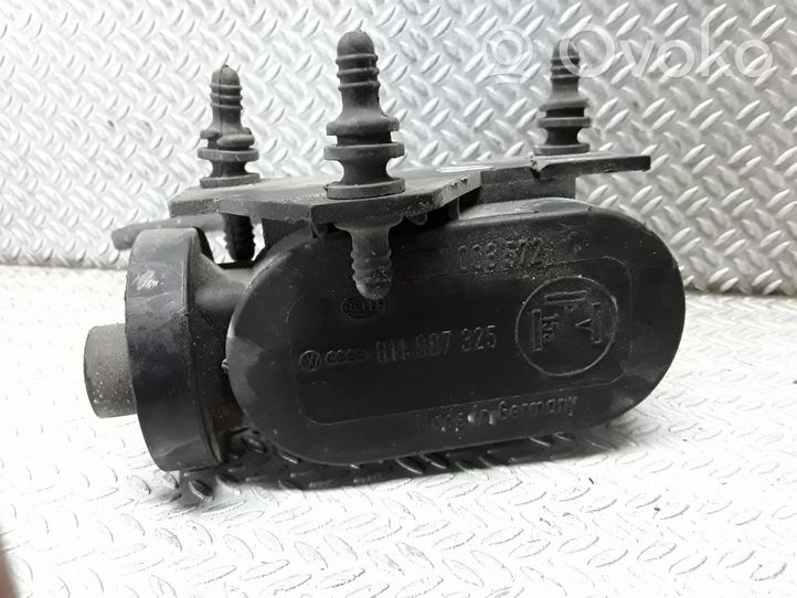 Audi A8 S8 D2 4D Alipainepumppu 811907325