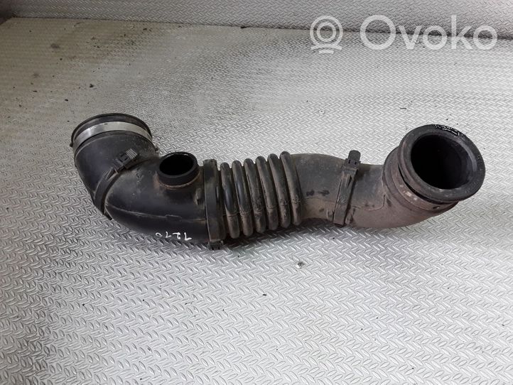 Toyota RAV 4 (XA20) Oro paėmimo kanalo detalė (-ės) 1788027060