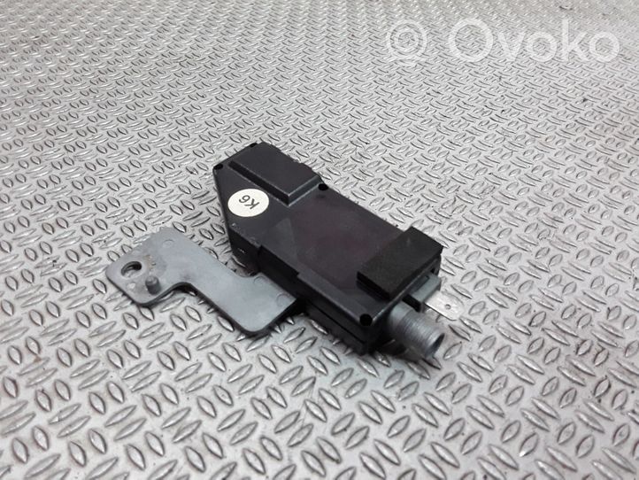 Mercedes-Benz ML W163 Amplificateur d'antenne 1638200089