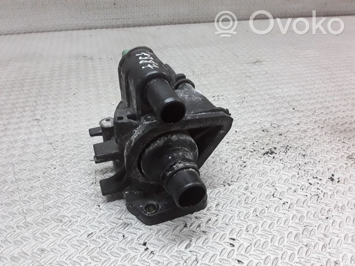 Mazda 2 Termostat / Obudowa termostatu 9654393880