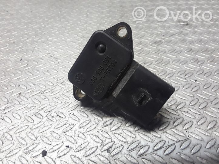 Volkswagen Golf IV Sensor de la presión del aire 036906051
