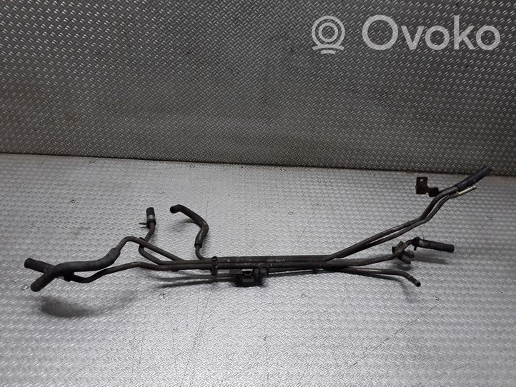 Subaru Legacy Tuyau d'alimentation conduite de carburant 