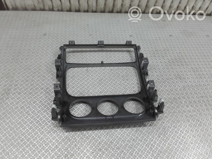 Suzuki Liana Mascherina unità principale autoradio/GPS 7382159J2