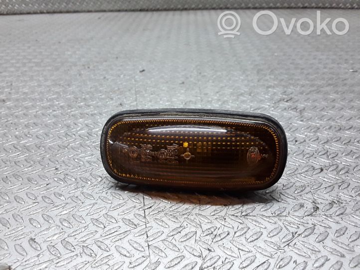 Land Rover Freelander Front fender indicator light 