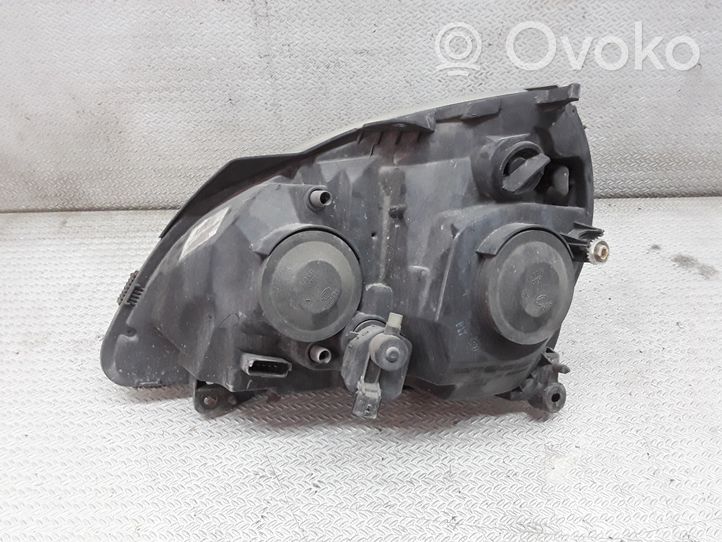 Renault Clio II Lampa przednia 15601800