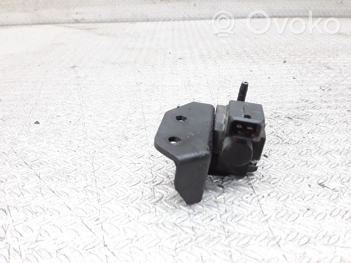 Audi A4 S4 B5 8D Solenoidinis vožtuvas 037906283A