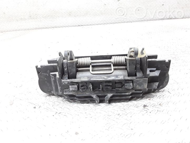 Audi A4 S4 B6 8E 8H Takaoven ulkokahva 4B0839885