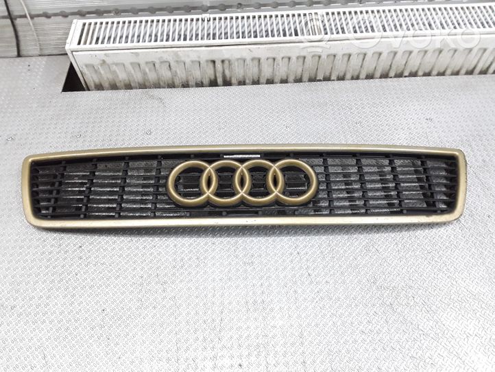 Audi A8 S8 D2 4D Griglia superiore del radiatore paraurti anteriore 4D0853651