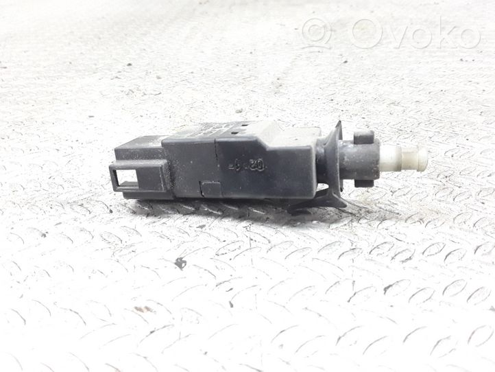 Mercedes-Benz Sprinter W901 W902 W903 W904 Interruttore del pedale del freno 0015452009