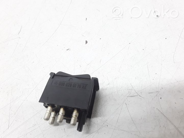 Mercedes-Benz 200 300 W123 Windscreen/window heater switch 0008206110KZ