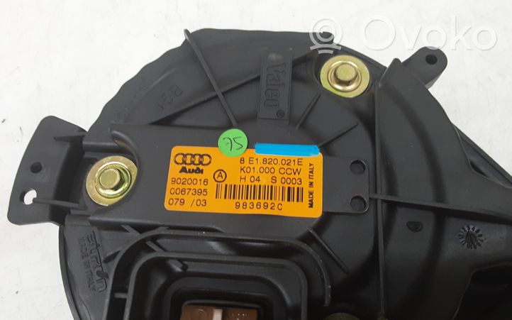 Audi A4 S4 B6 8E 8H Pečiuko ventiliatorius/ putikas 8E1820021E