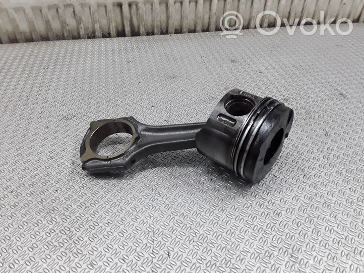 Mercedes-Benz ML W163 Piston avec bielle 