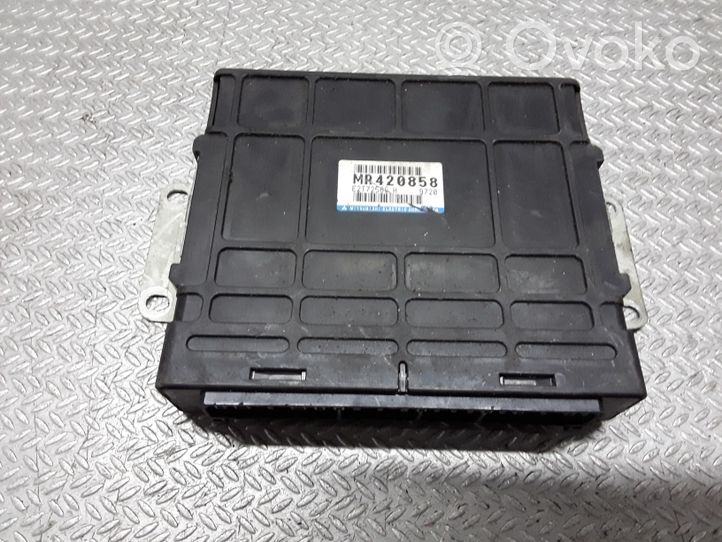 Mitsubishi Space Wagon Sterownik / Moduł ECU MR420858