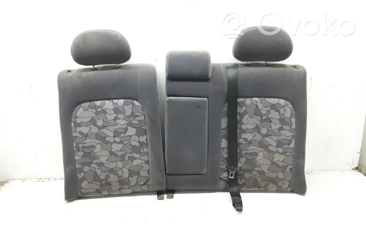 Toyota Avensis T220 Sitze und Türverkleidungen komplett 