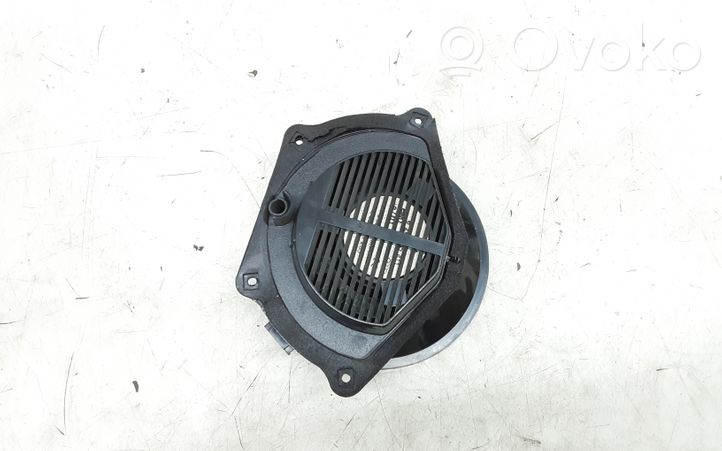 Audi A2 Skaļrunis (-i) pakaļējās durvīs 8Z0035411