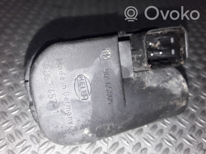 Opel Astra J Moteur de réglage du niveau des phares 90565805