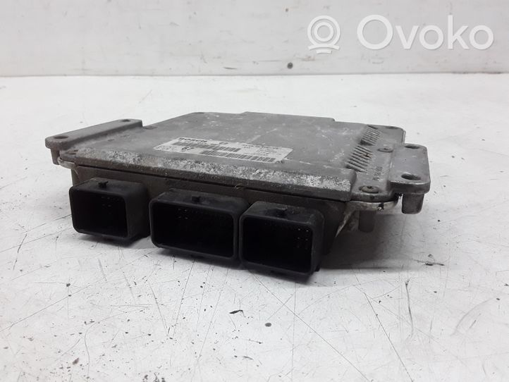 Citroen Xsara Picasso Variklio valdymo blokas 0281011084