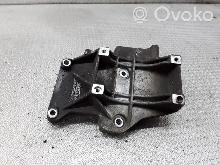 Audi A4 S4 B5 8D Uchwyt / Mocowanie sprężarki klimatyzacji 058260885