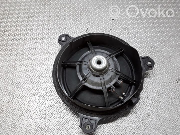 Toyota Verso-S Enceinte de porte arrière 8616052300