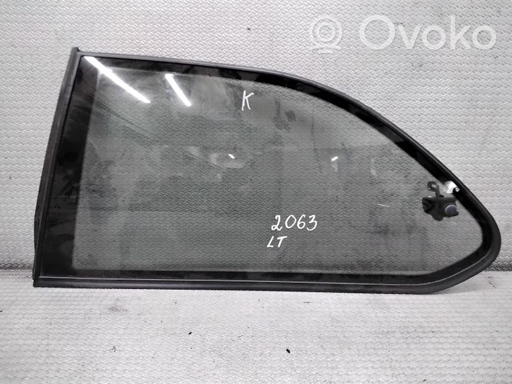 BMW 3 E36 Fenêtre latérale avant / vitre triangulaire 