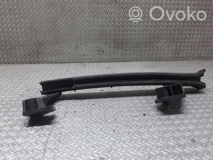 Citroen C5 Takaoven tuulilasin kisko 9657286580