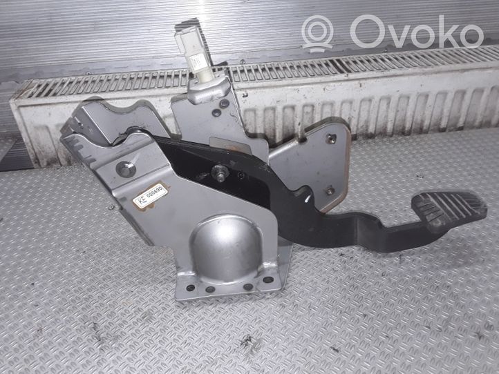 Chevrolet Captiva Pédale de frein KE000690