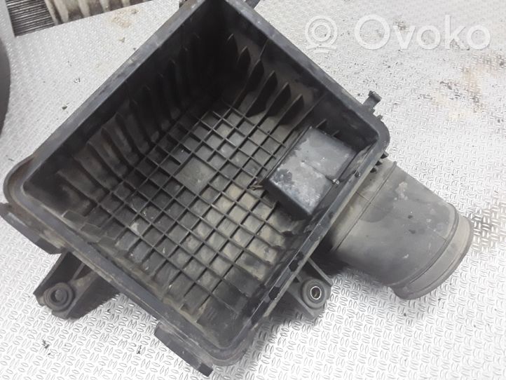 Hyundai Terracan Boîtier de filtre à air 28112H1915