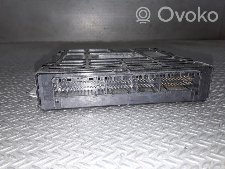 Mitsubishi Space Wagon Variklio valdymo blokas MD362110